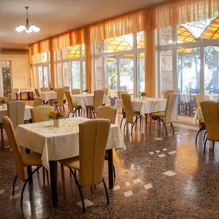 Adis 3* Golden Sands
