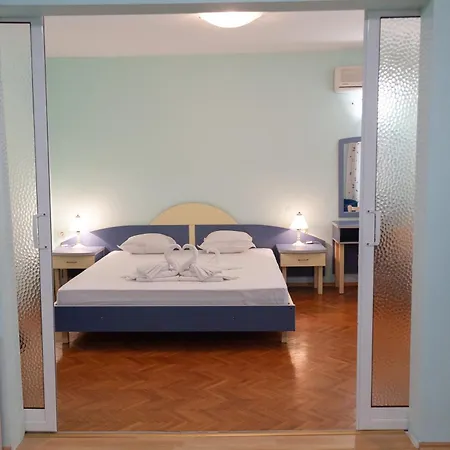 Adis Hotel 3*