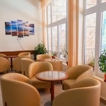 Adis Hotel 3*