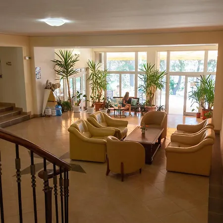 Hotel Adis 3*