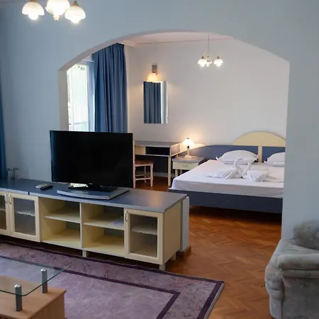 Adis Hotel 3*