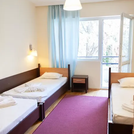 Adis Hotel