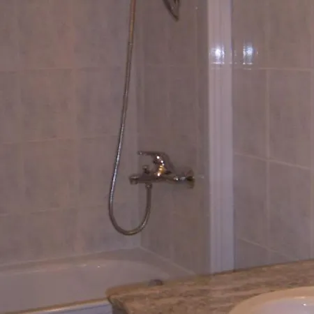 Hotel Adis 3*