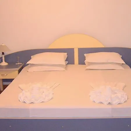 Adis Hotel