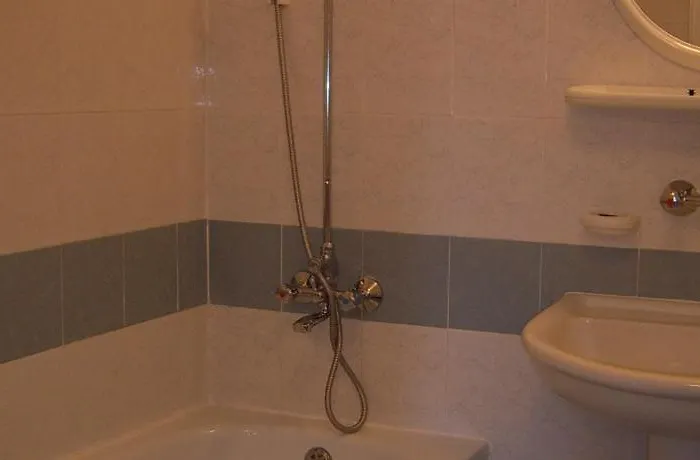 Otel Adis Altın Kumlar